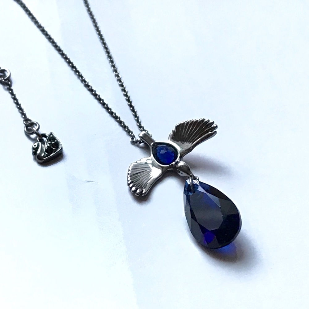💎 Authentic Swarovski Bird Pendant Blue